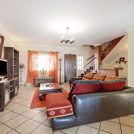 Villa My Friendly House Lagos Esterno foto
