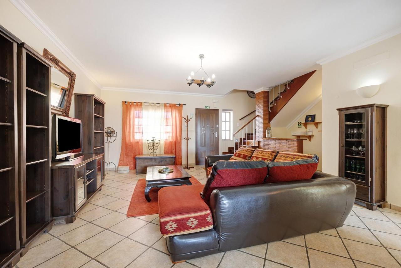 Villa My Friendly House Lagos Esterno foto
